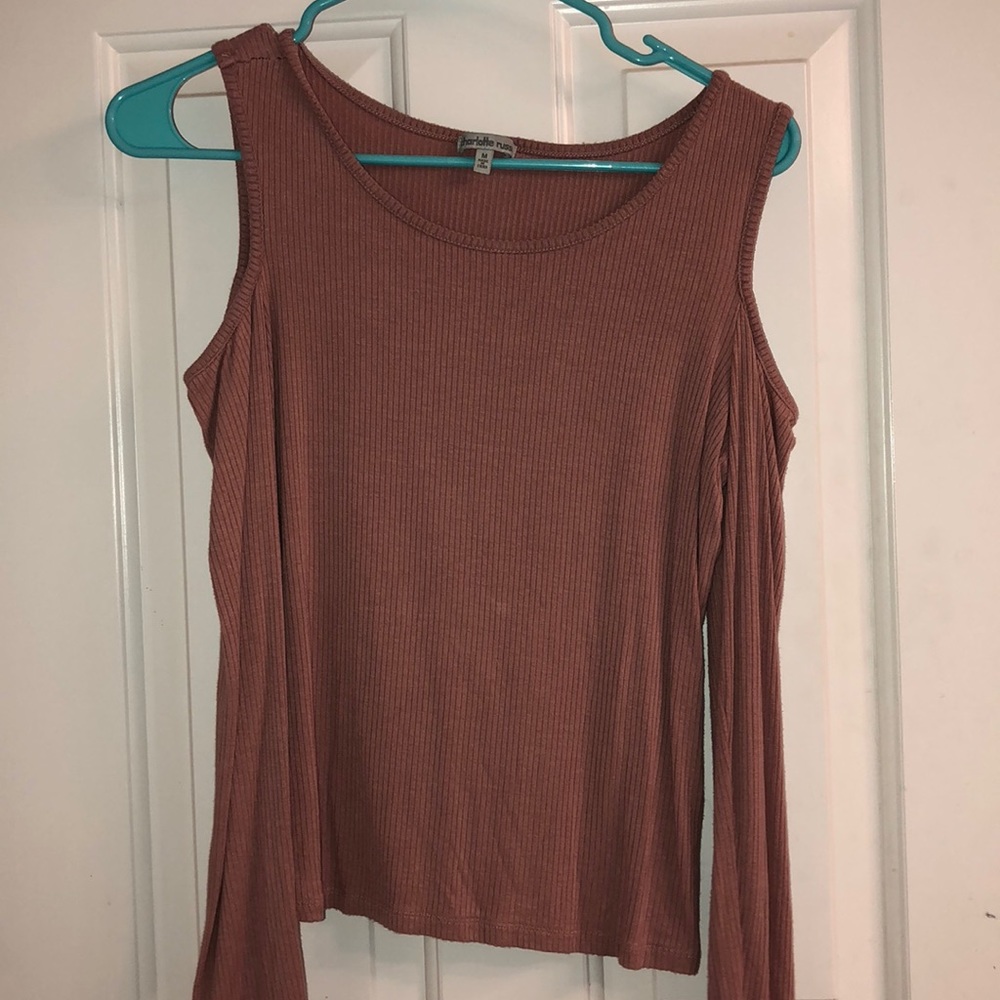 Off the shoulders crop top